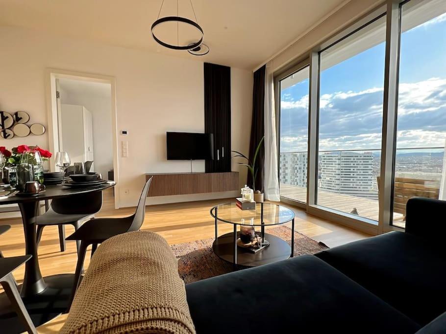 The View 18.13 - Quartier Belvedere Wina Bagian luar foto
